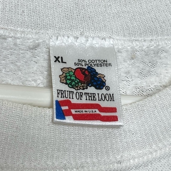 Vintage 90s Christmas Sweatshirt - Picture 3 of 8